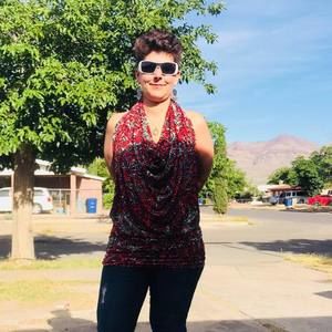 Meet your Posher, Cassandra